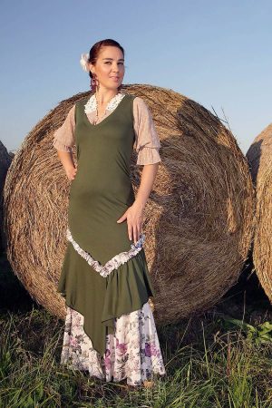 Sleeveless flamenco dress with V-neckline and asymmetric ruffles
